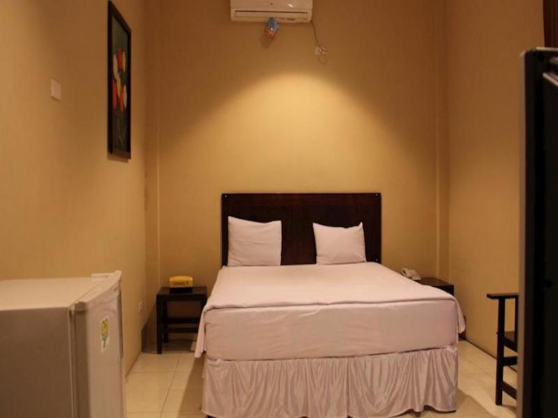 Hotel Sing A Song