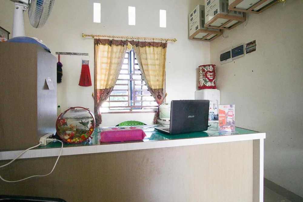 Perhatian II by RedDoorz