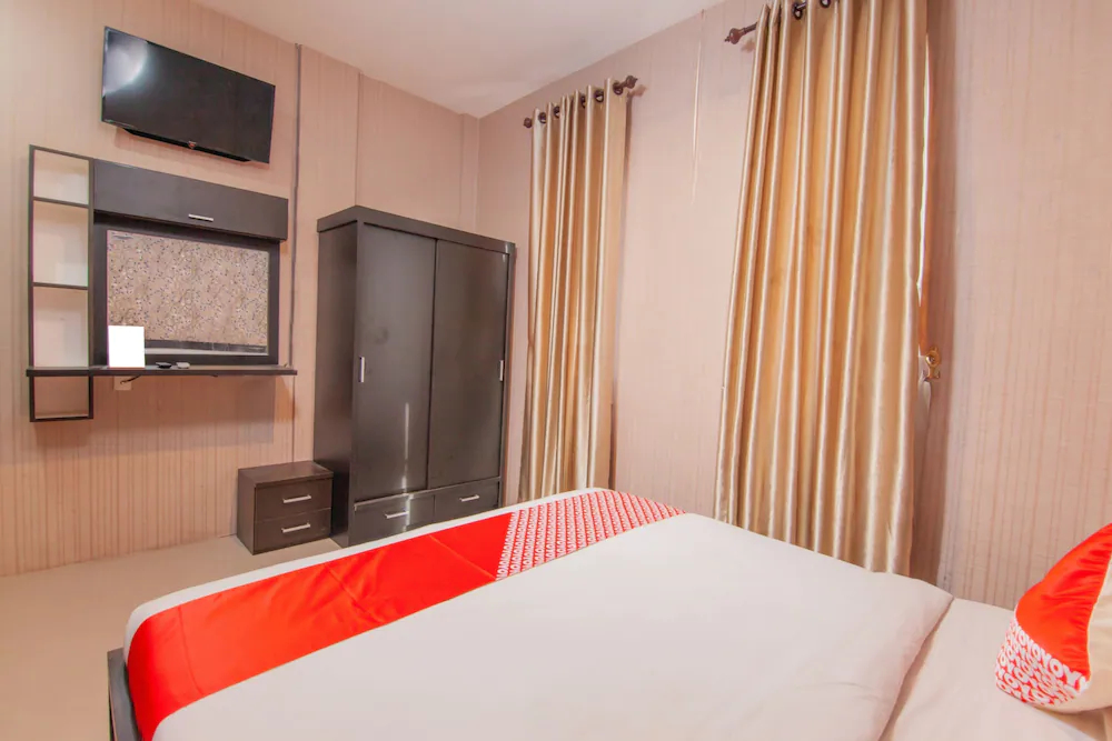 Residence 68 by OYO Rooms