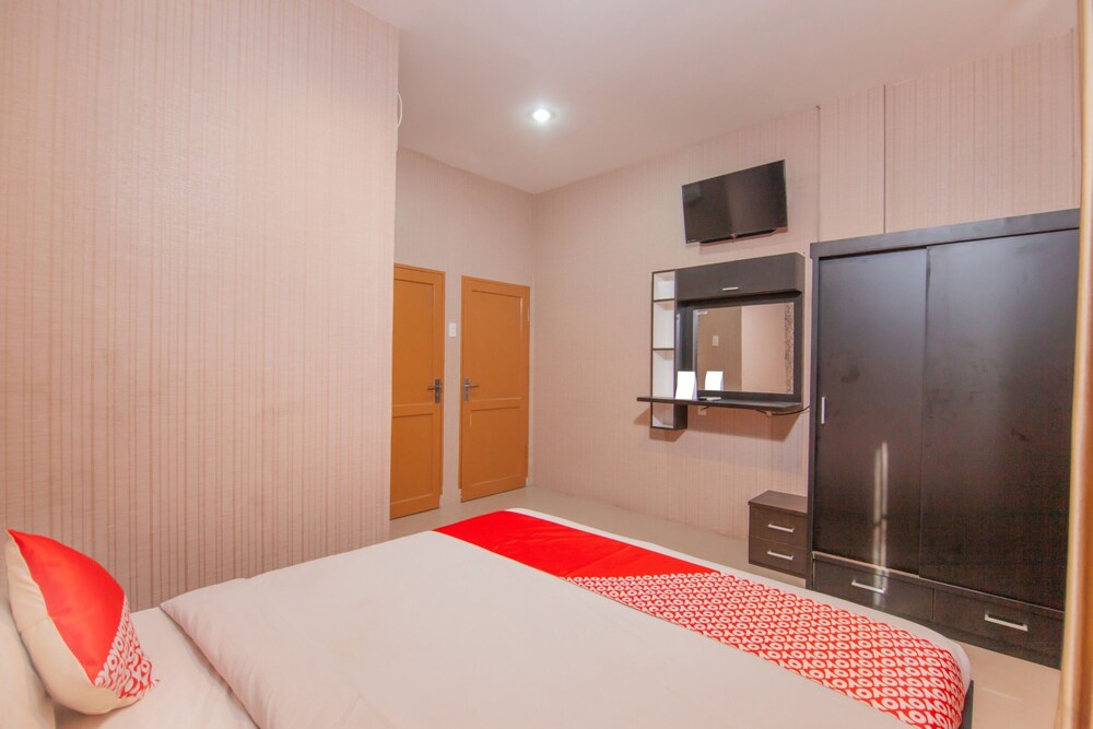 Residence 68 by OYO Rooms