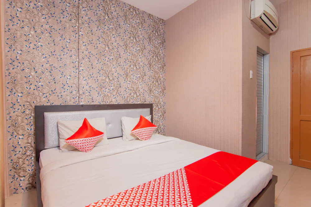 Residence 68 by OYO Rooms