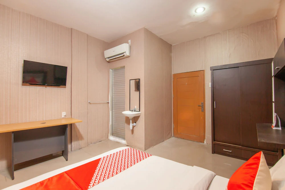 Residence 68 by OYO Rooms