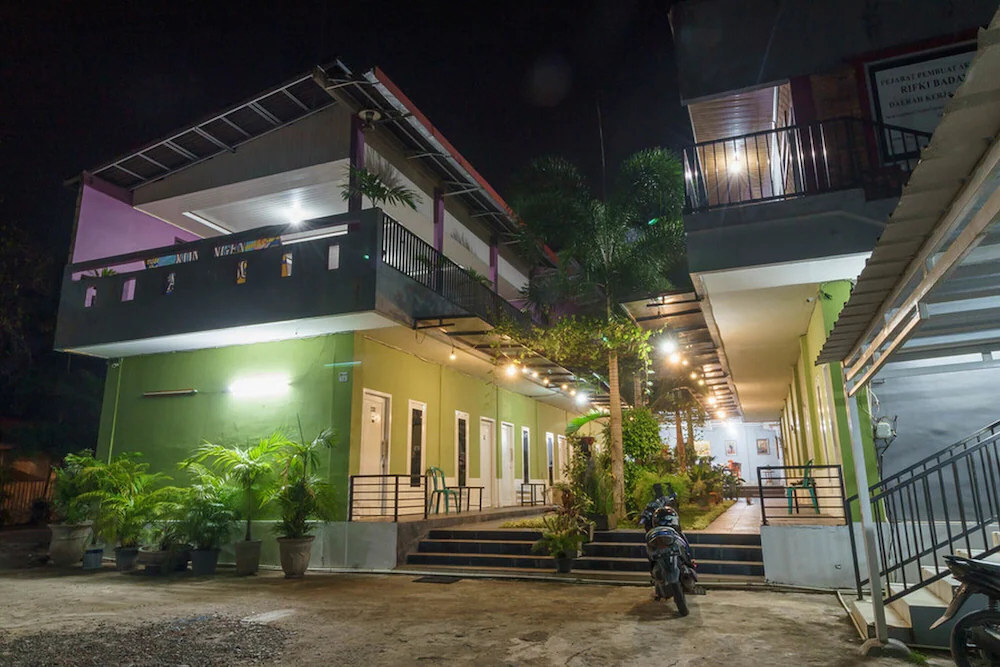 Note Hotel Syariah by OYO