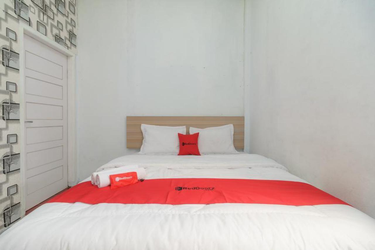 RedDoorz Syariah Near Paradiso Beach Sabang