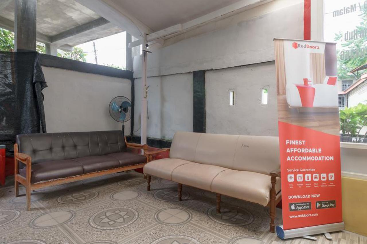 RedDoorz Syariah Near Paradiso Beach Sabang