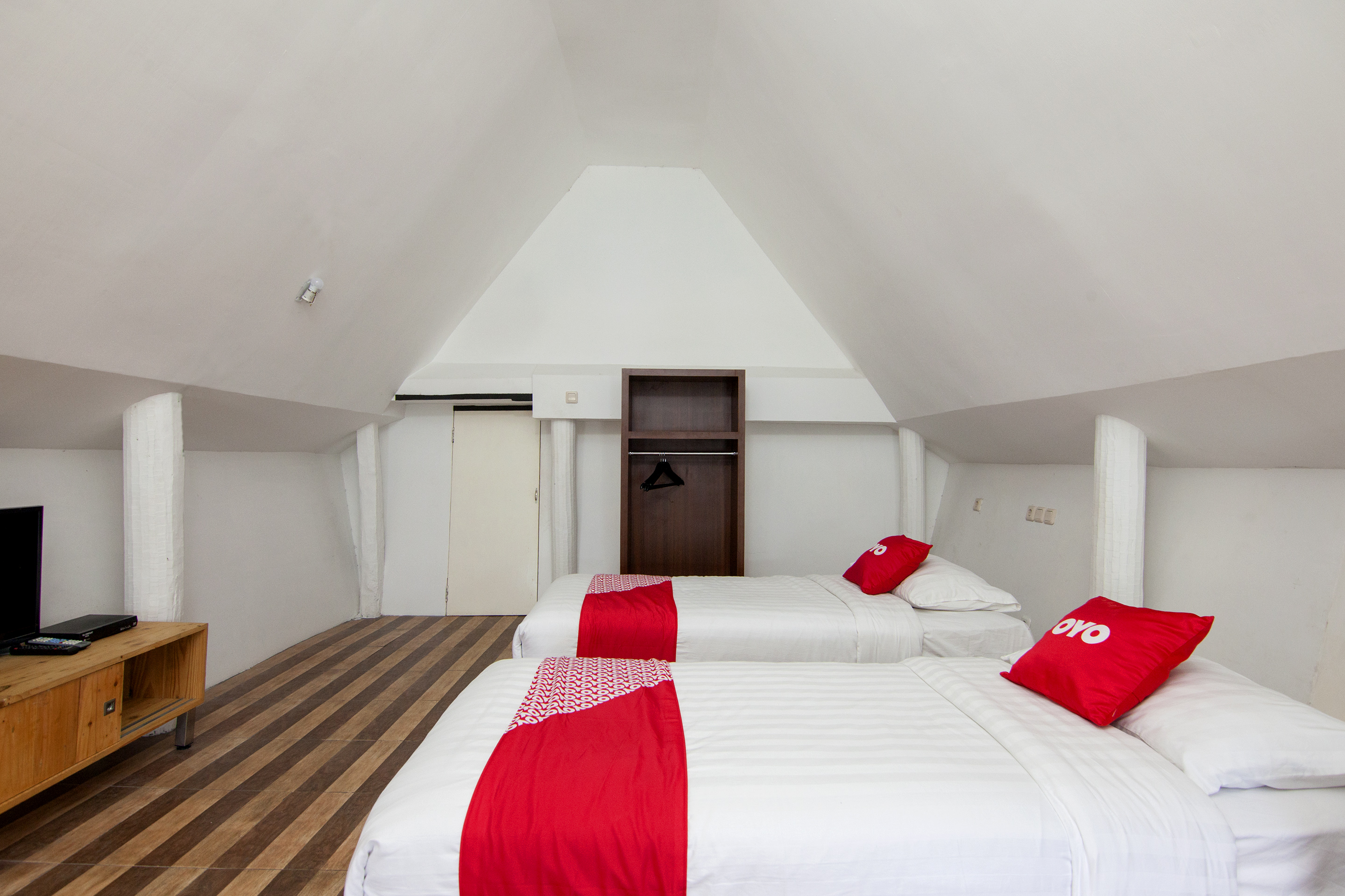 Dg Inn by OYO Rooms