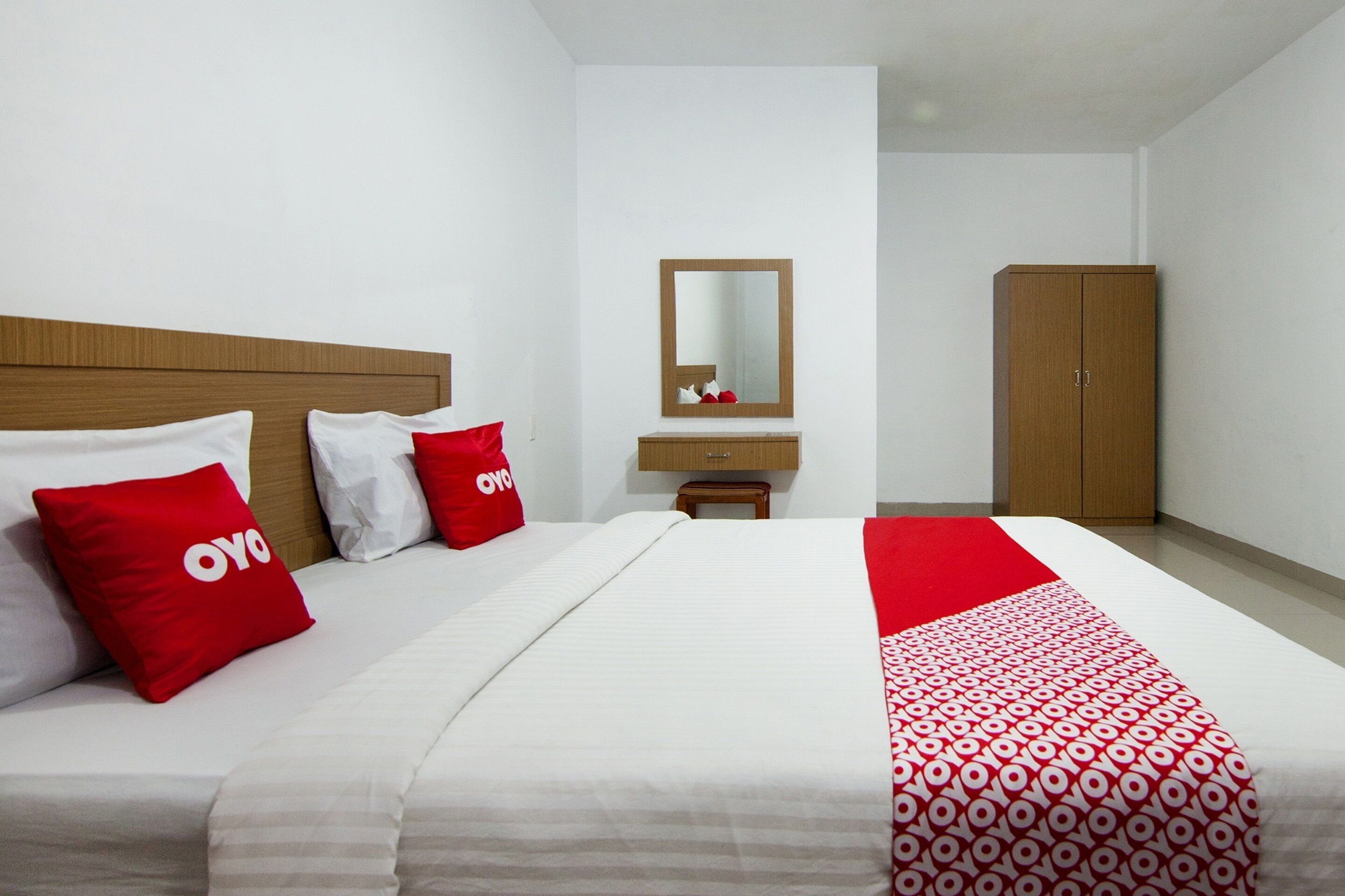 Thyesza Hotel by OYO Rooms