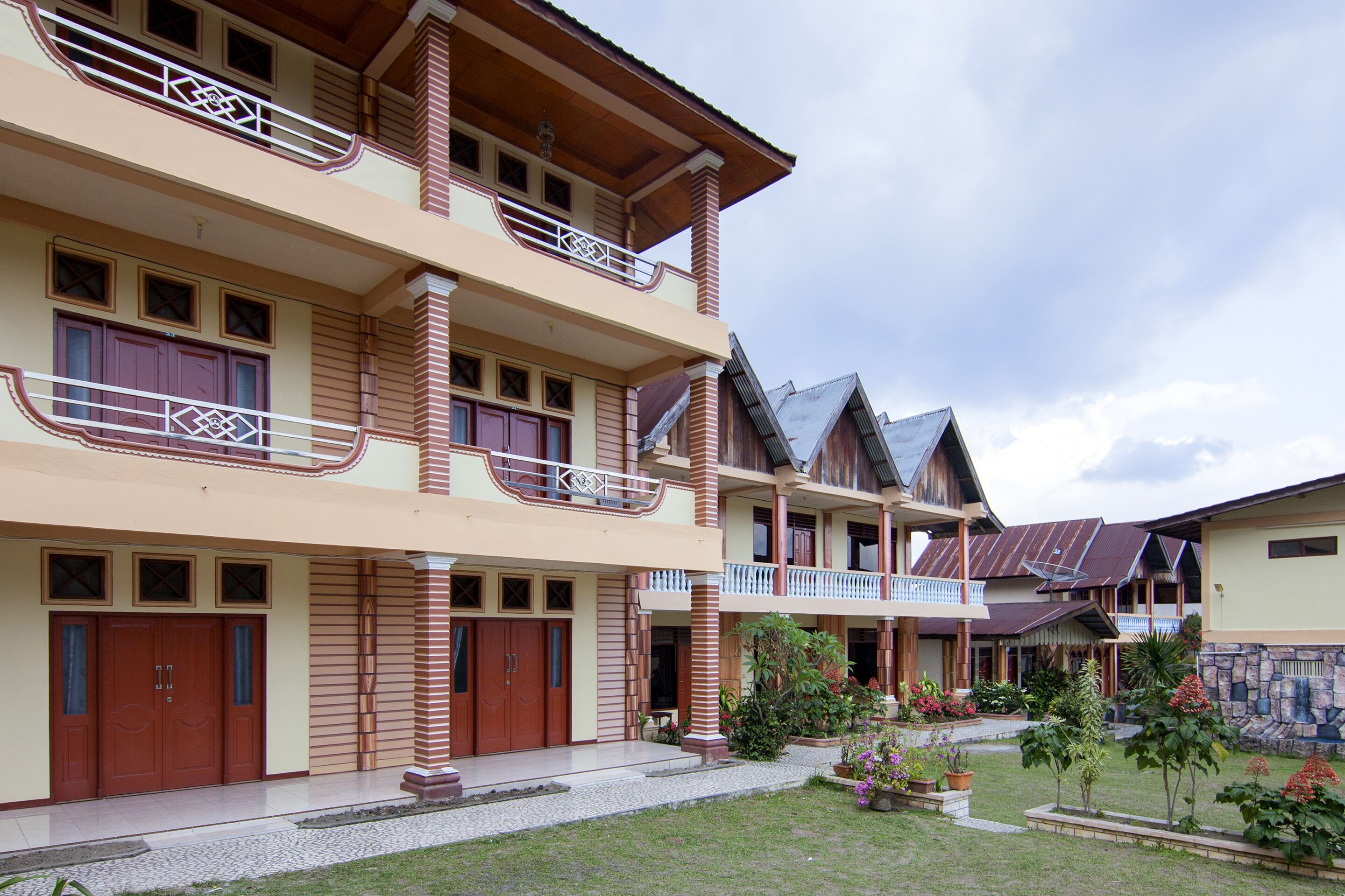 Thyesza Hotel by OYO Rooms