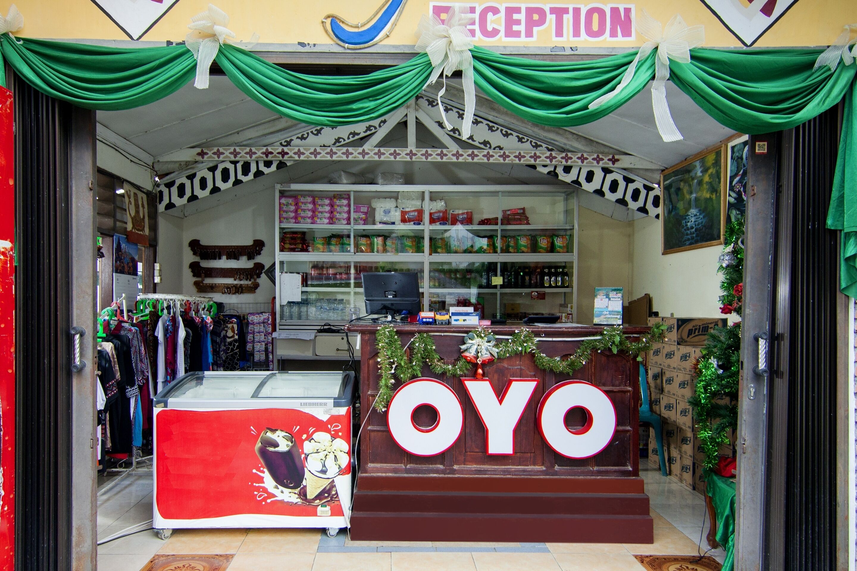 Thyesza Hotel by OYO Rooms