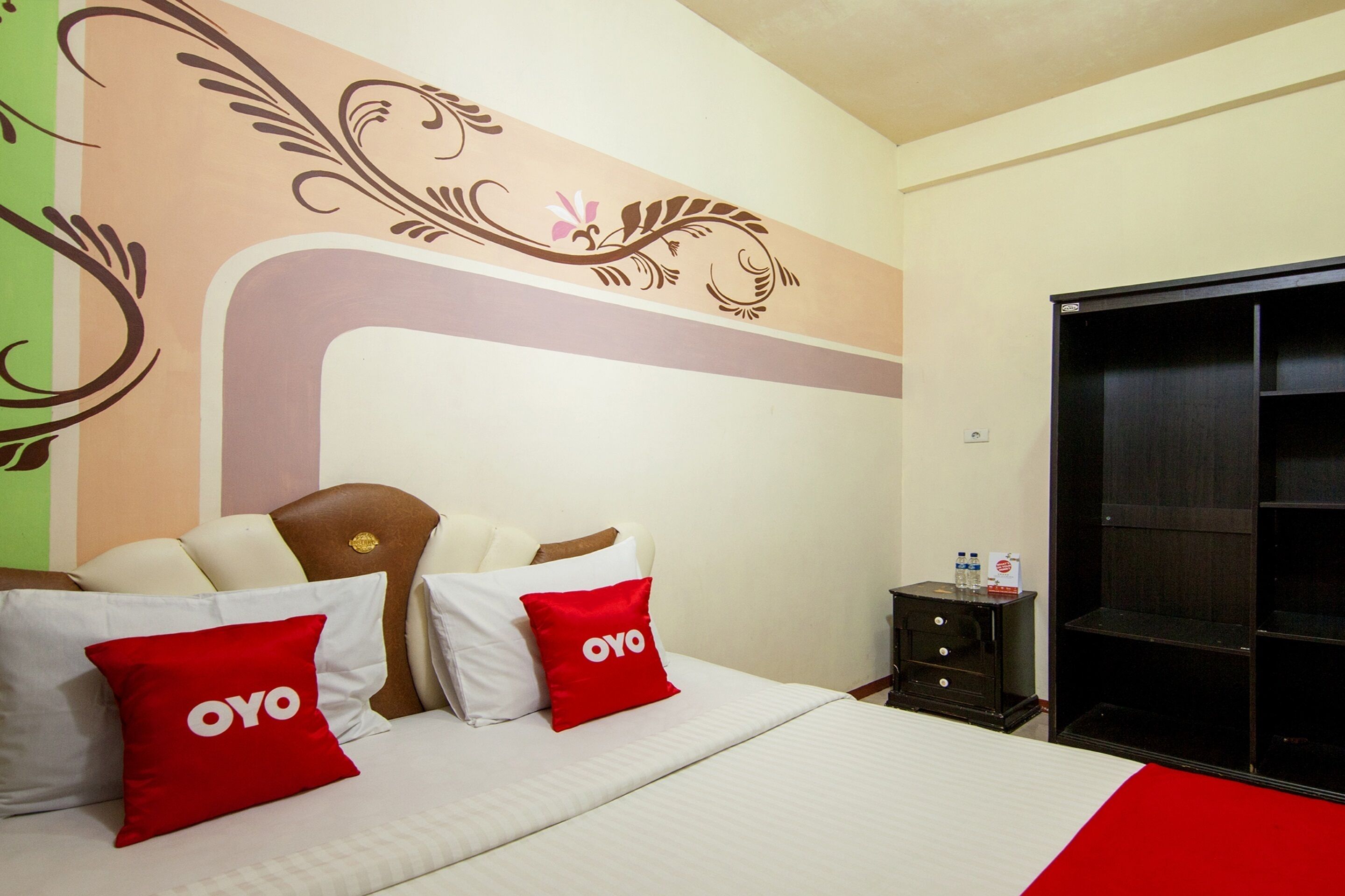 Thyesza Hotel by OYO Rooms
