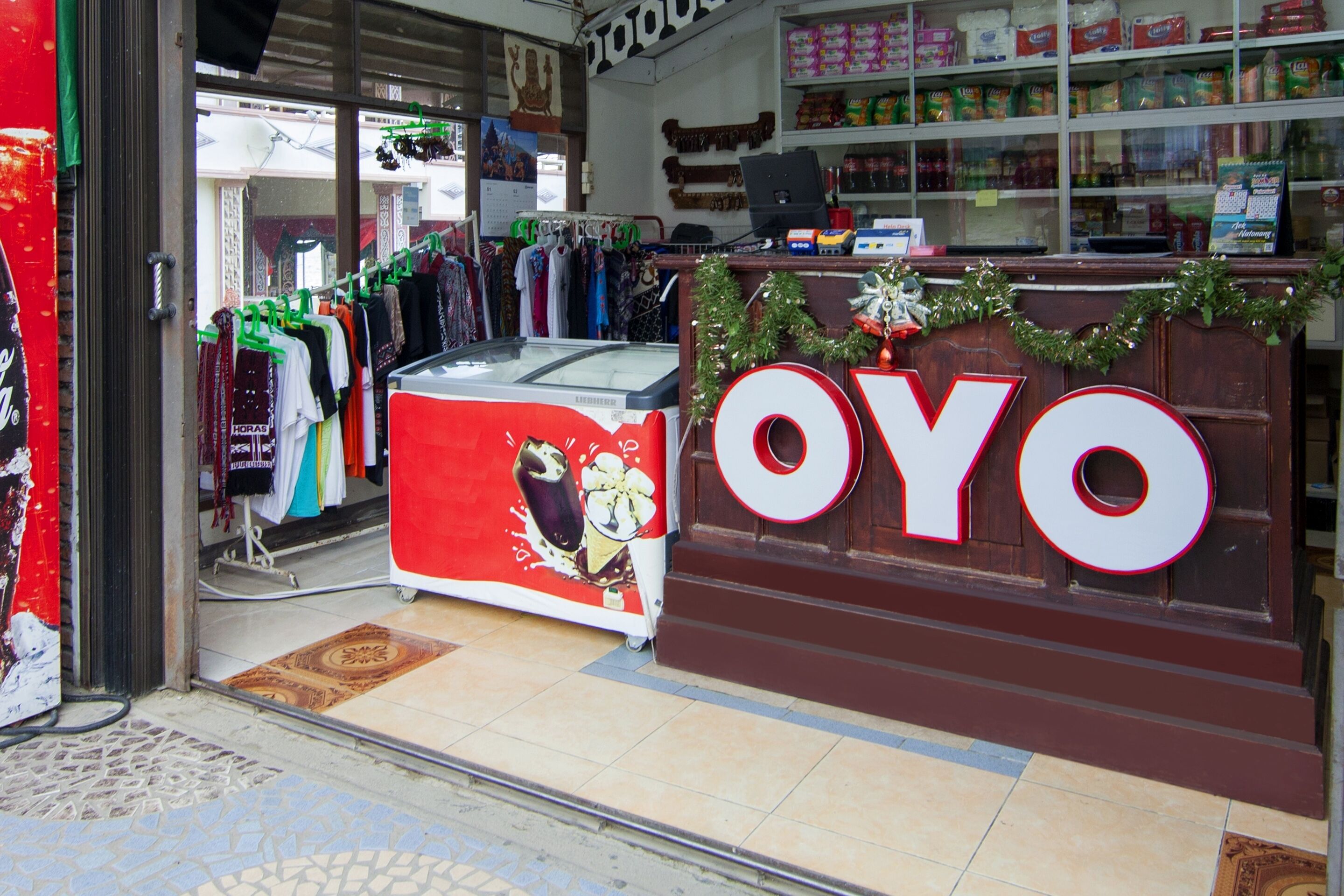 Thyesza Hotel by OYO Rooms