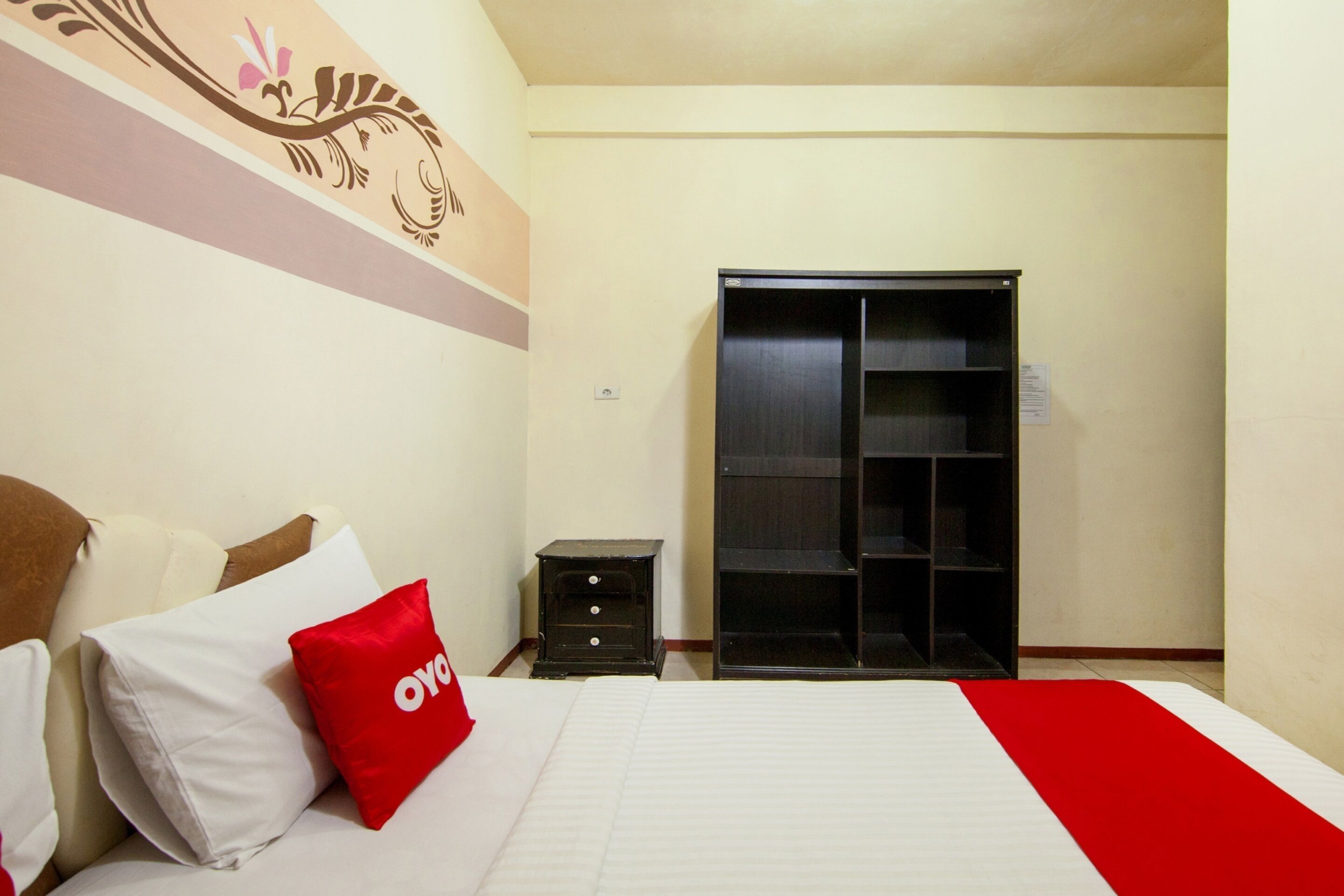 Thyesza Hotel by OYO Rooms