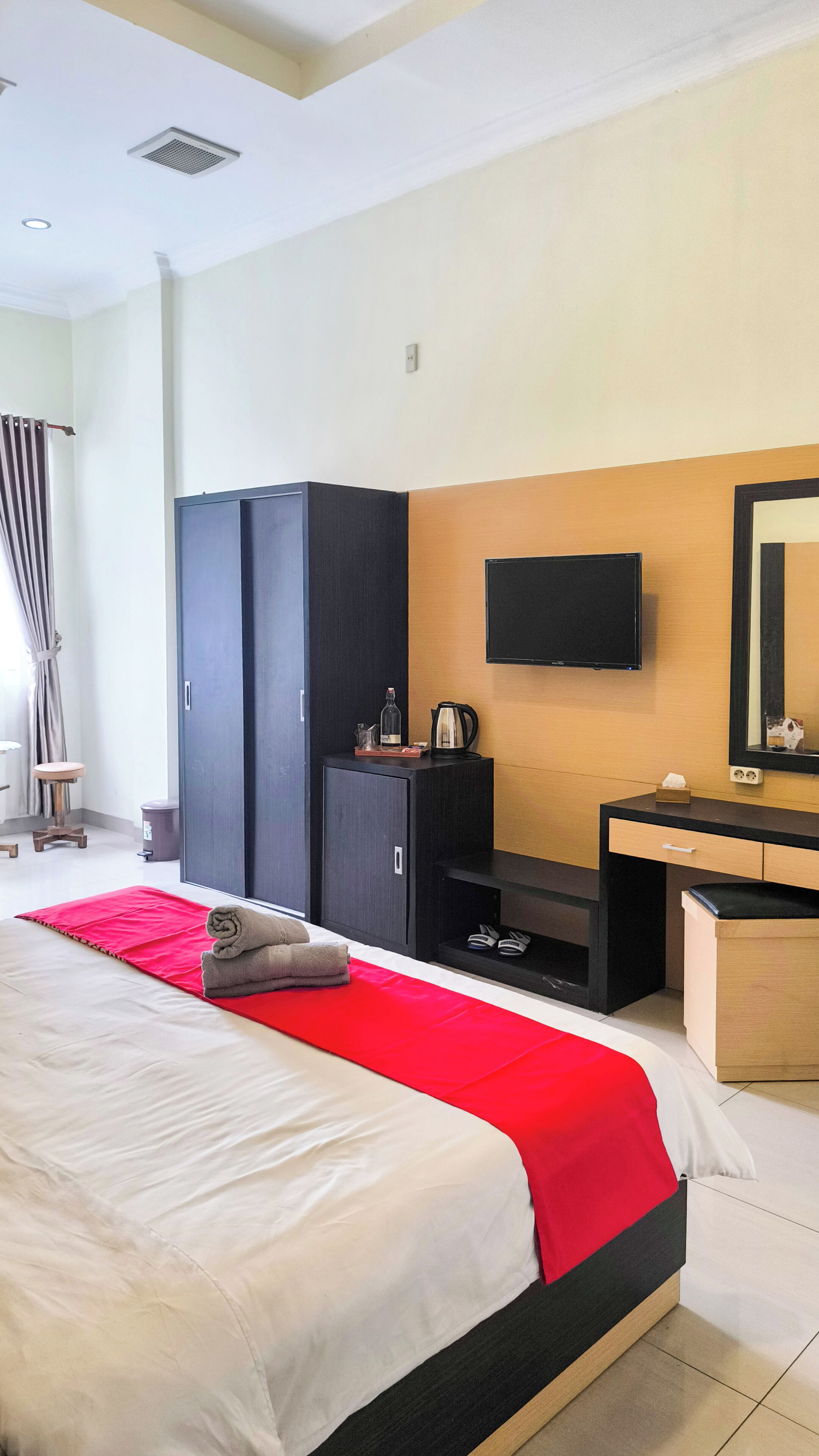 Esther Hotel
