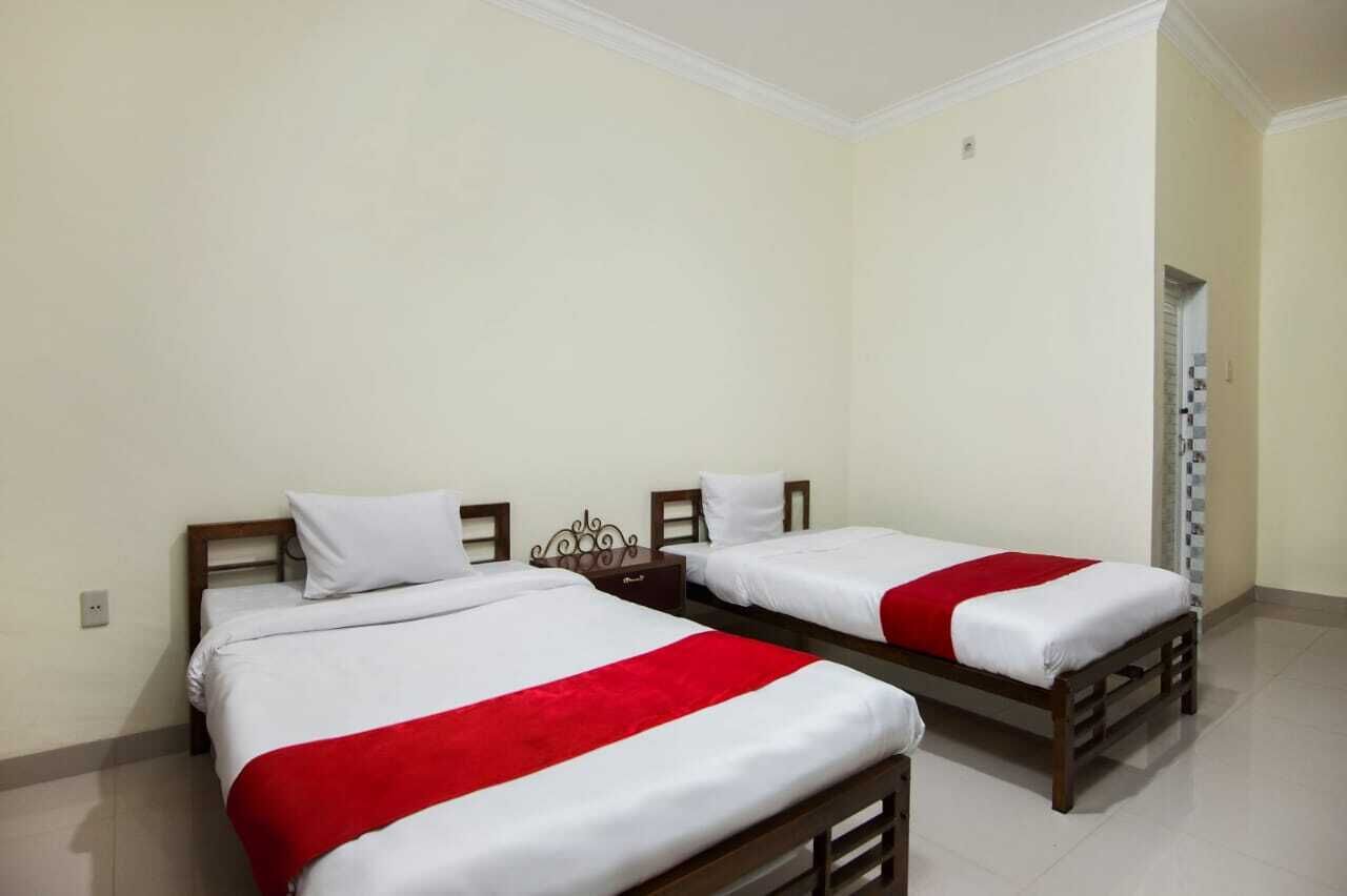 Esther Hotel