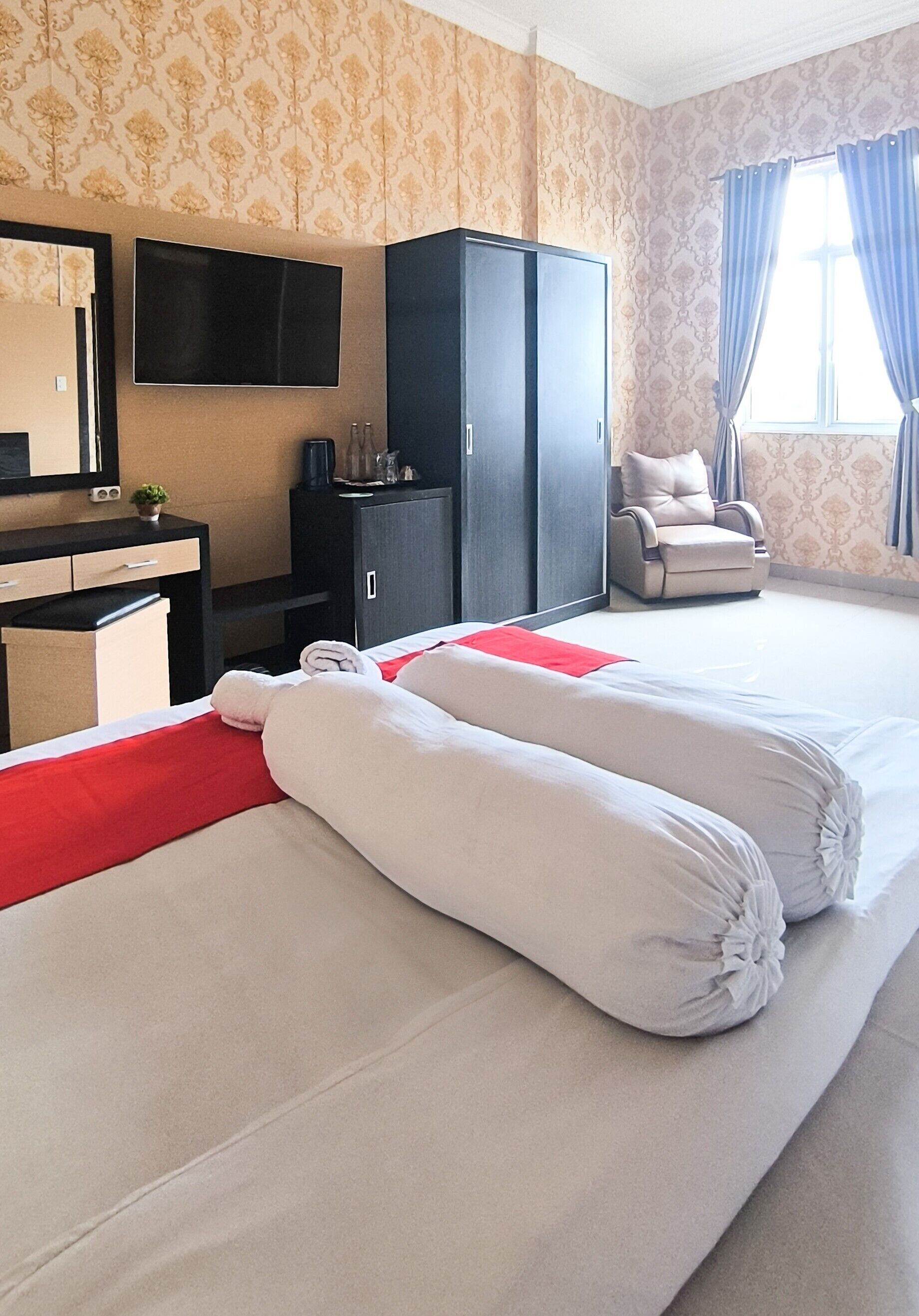 Esther Hotel