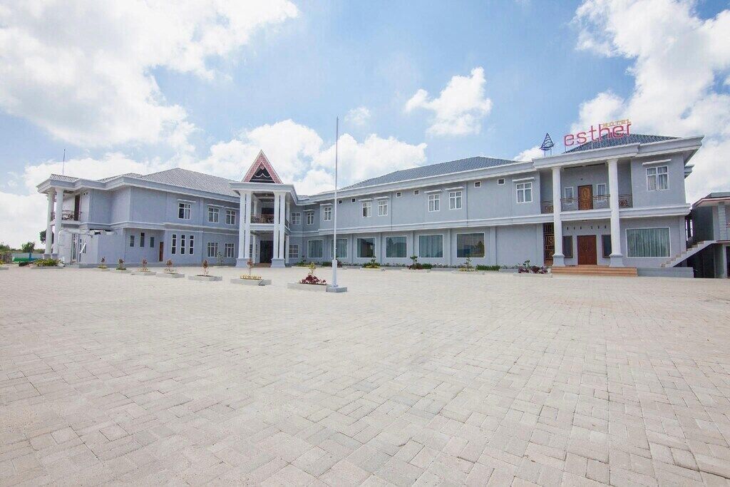 Esther Hotel