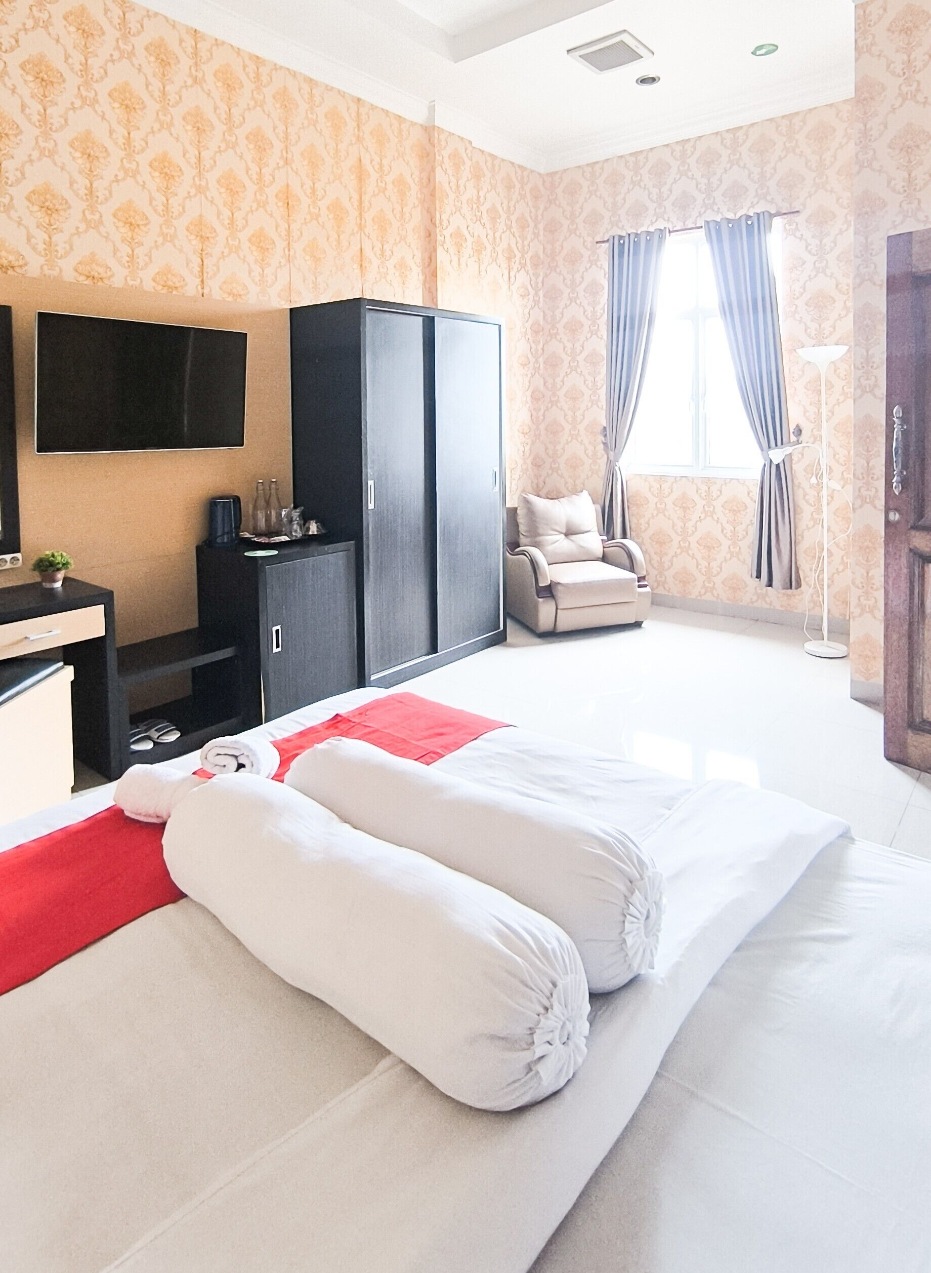 Esther Hotel