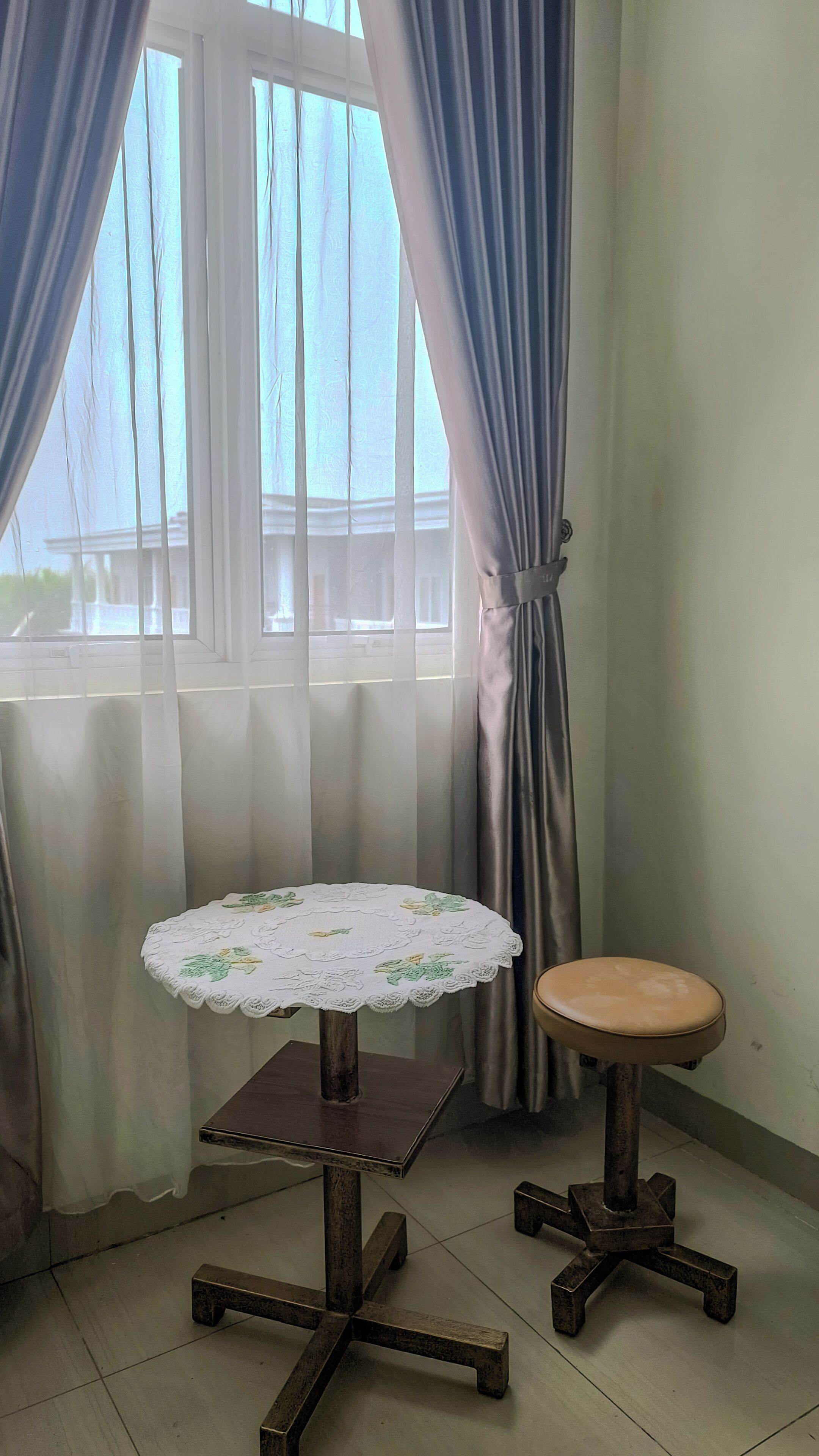 Esther Hotel