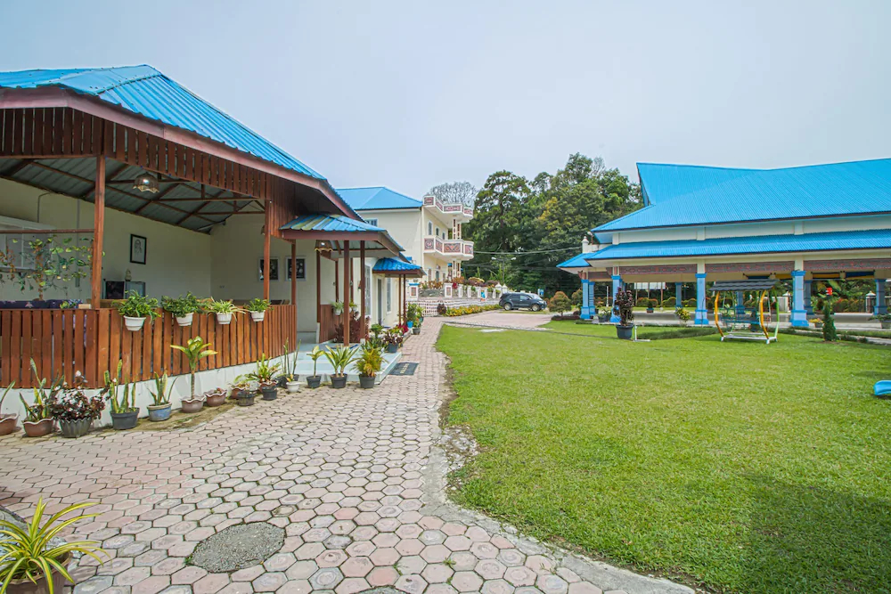 New Resort Almond