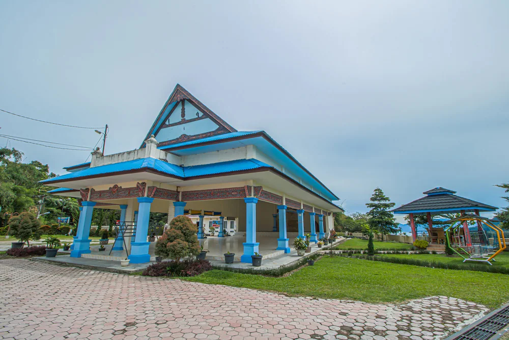 New Resort Almond