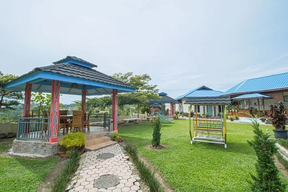 New Resort Almond