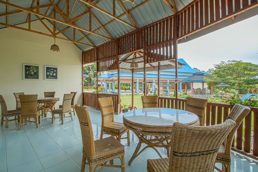 New Resort Almond