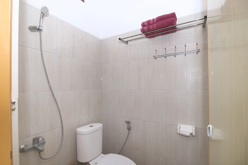 Noah Hotel Silangit by Airy Rooms