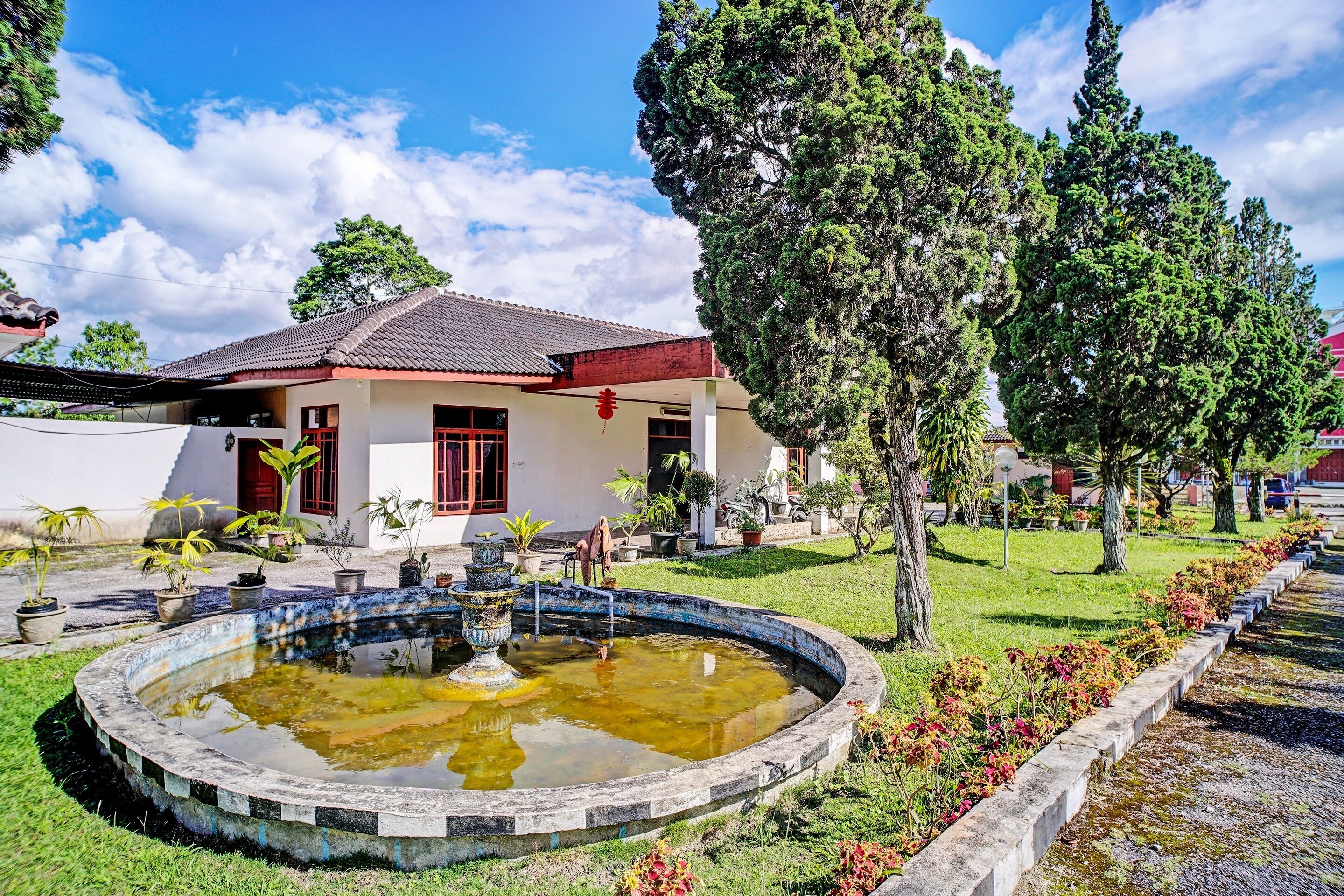 Capital O 92214 Beristera Hotel