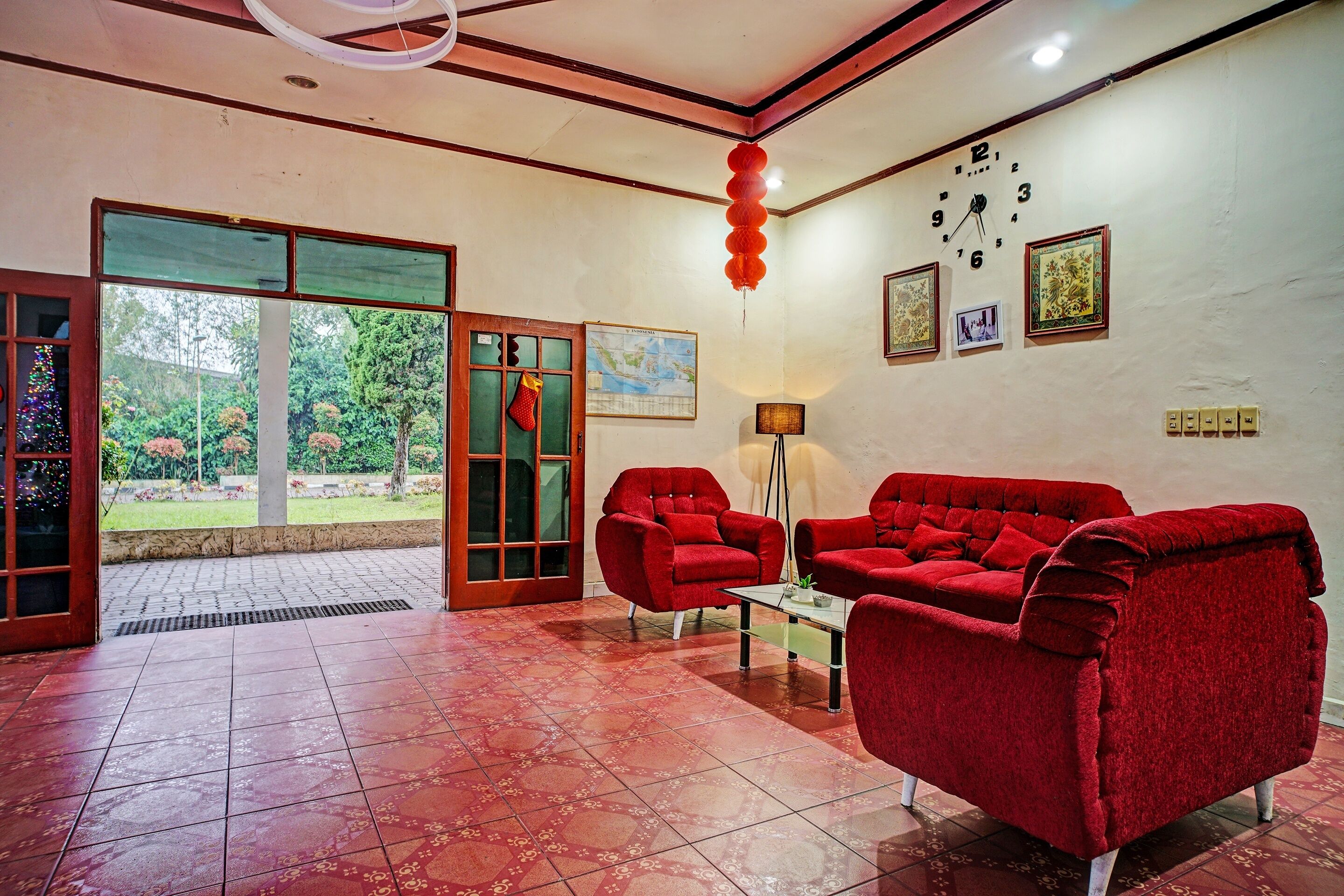 Capital O 92214 Beristera Hotel