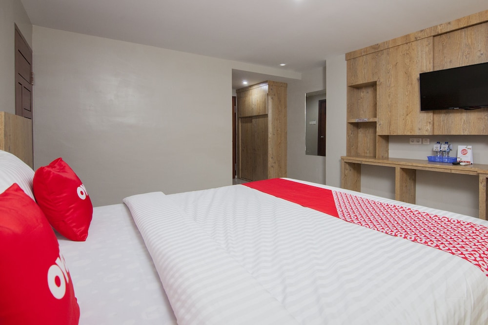 Gapura Hotel by OYO Rooms