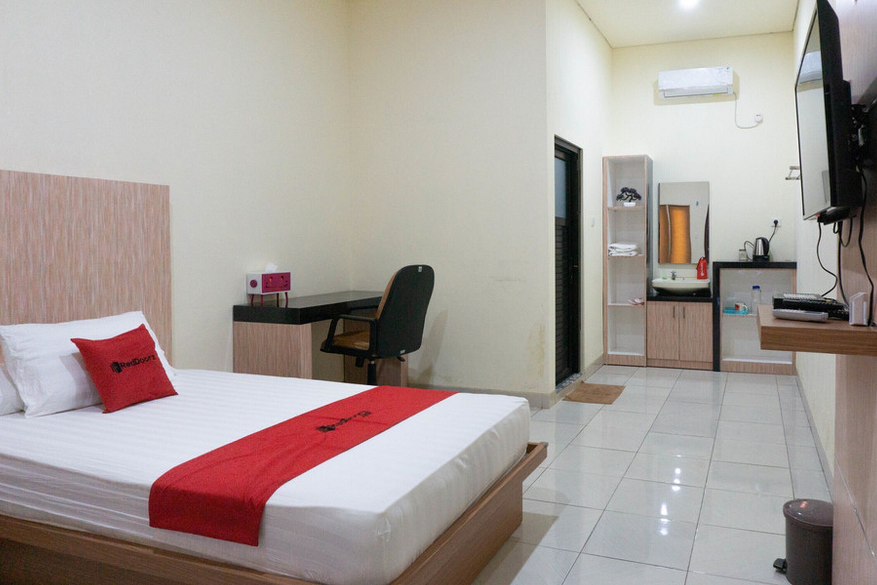 Sakura Homestay by RedDoorz