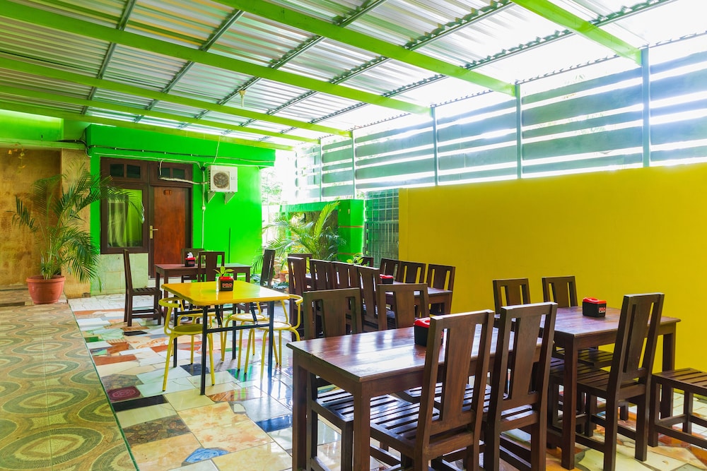 Greenia Hotel by OYO