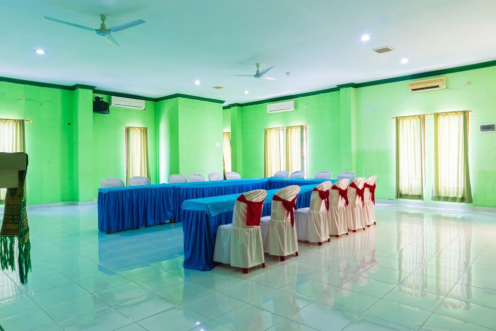 Greenia Hotel by OYO