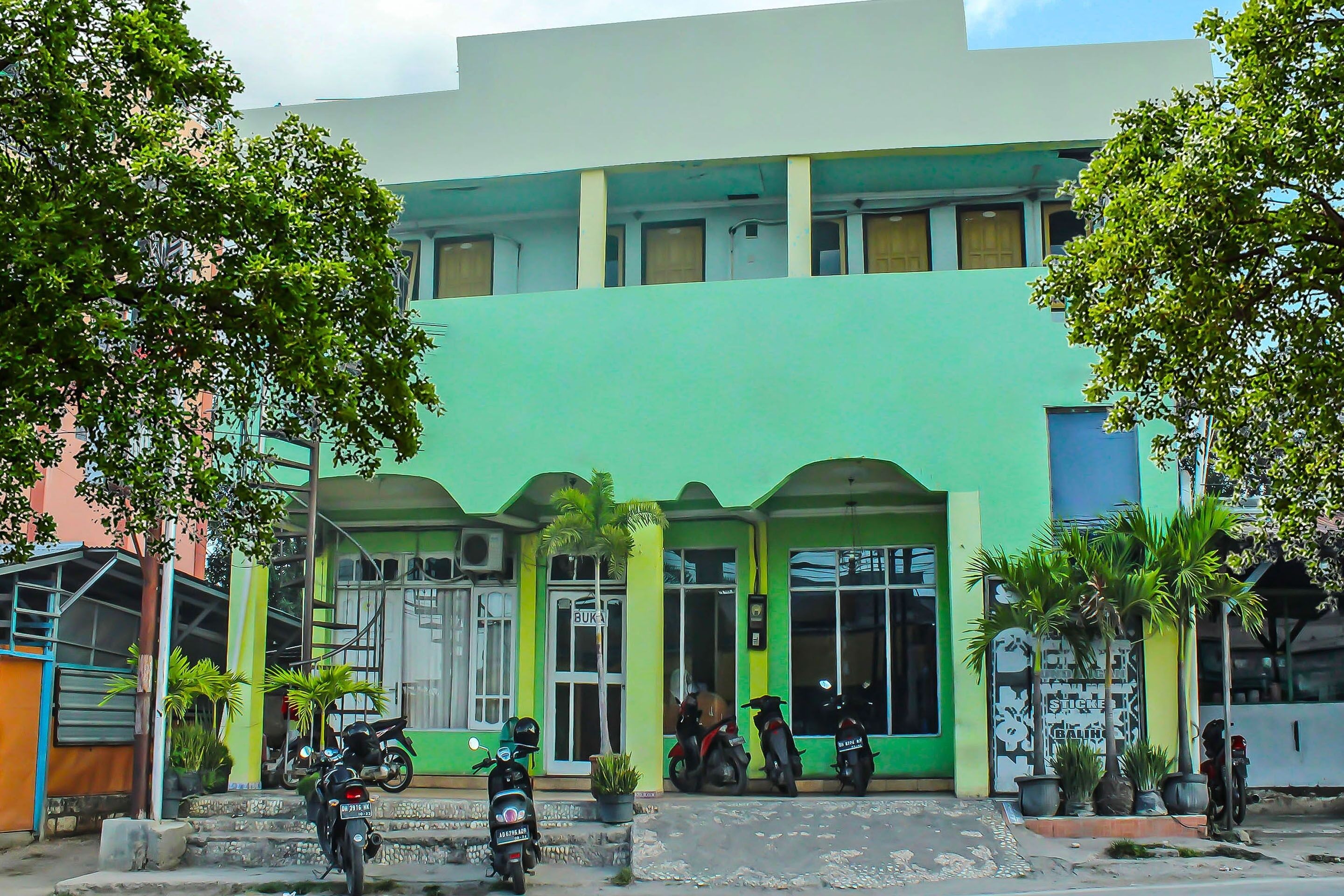 Hotel Brenton by OYO