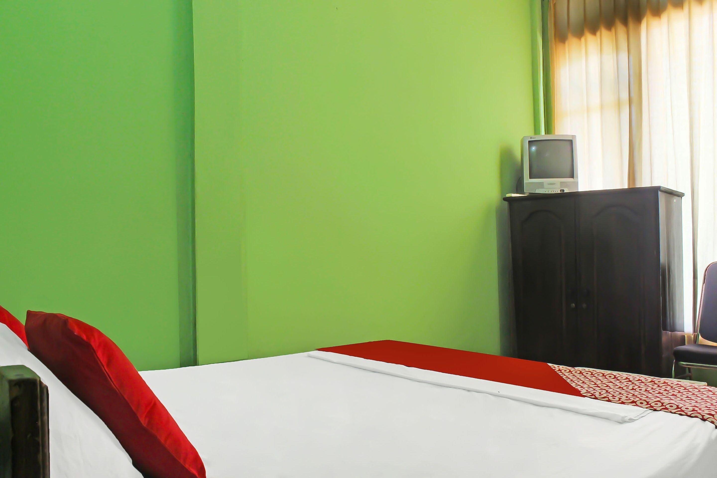Hotel Brenton by OYO