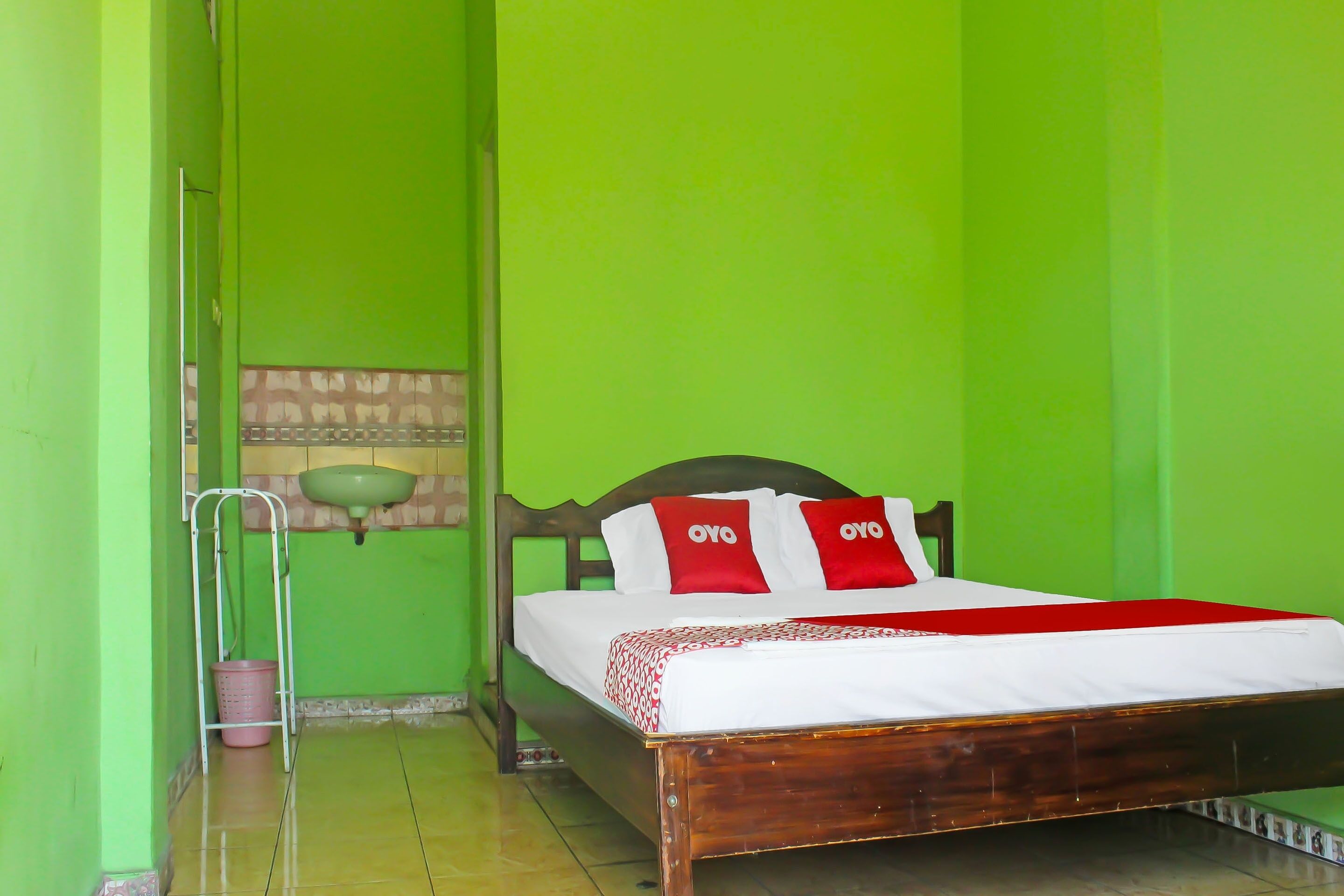 Hotel Brenton by OYO