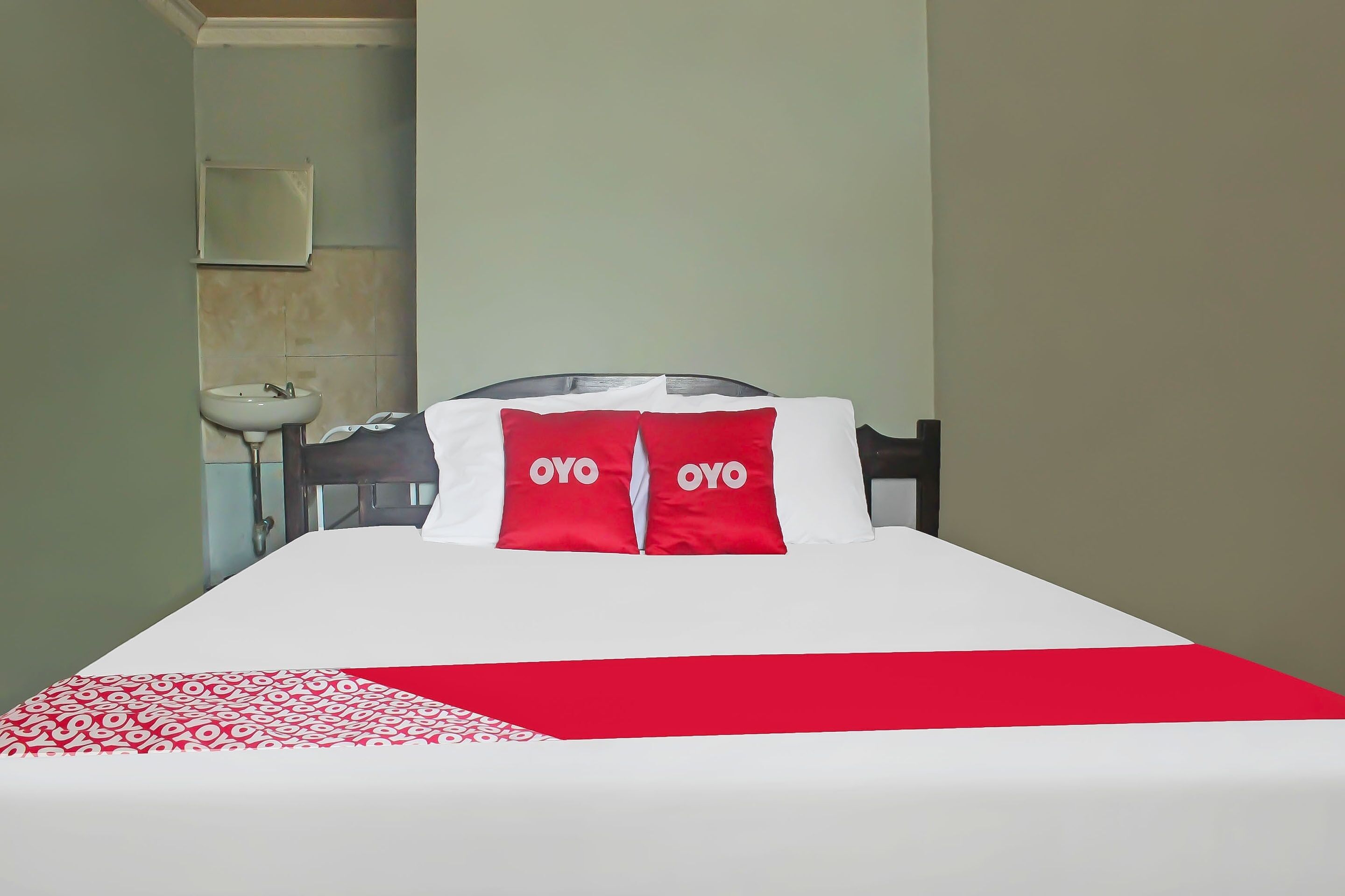 Hotel Brenton by OYO