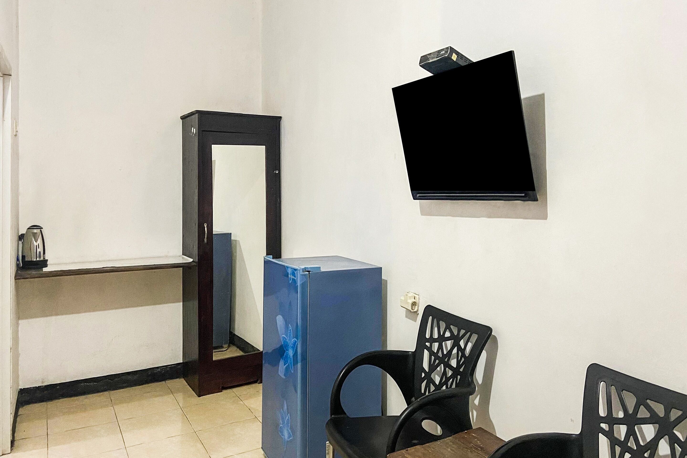 We Bro Kost by Oyo