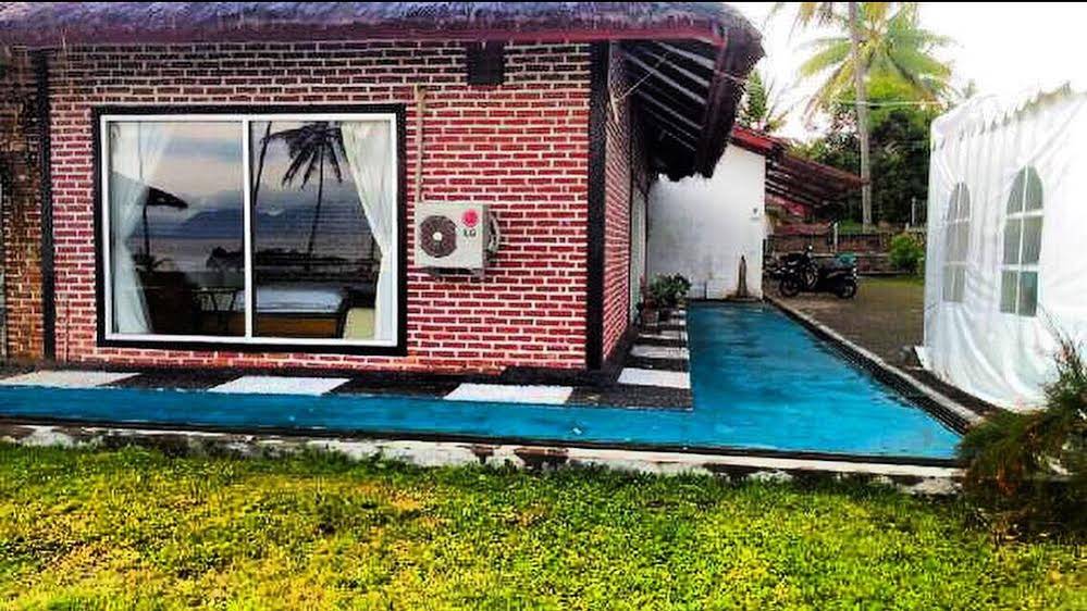 Legon Pari Beach Resort
