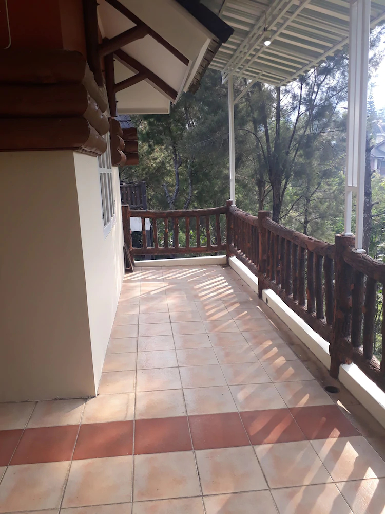 Villa Kota Bunga Azalea