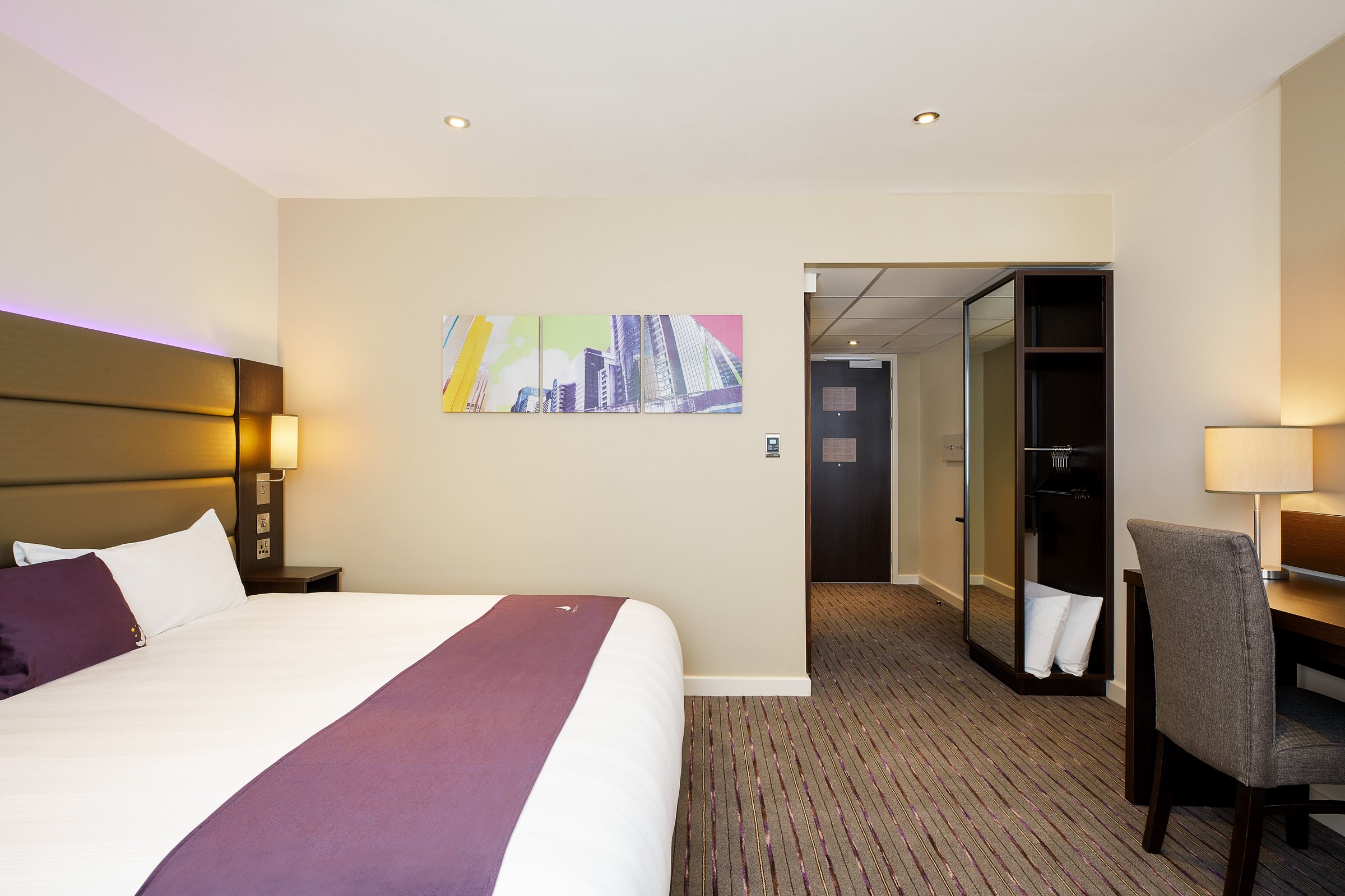Premier Inn Dublin City Centre (Temple Bar) Hotel