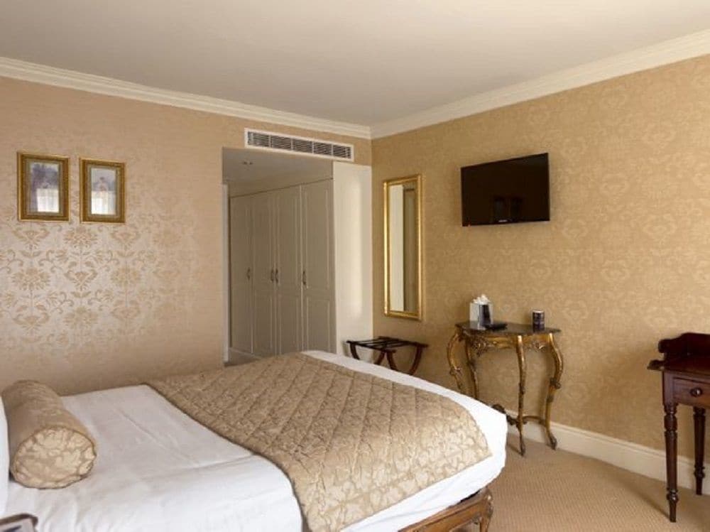 Finnstown Castle Hotel