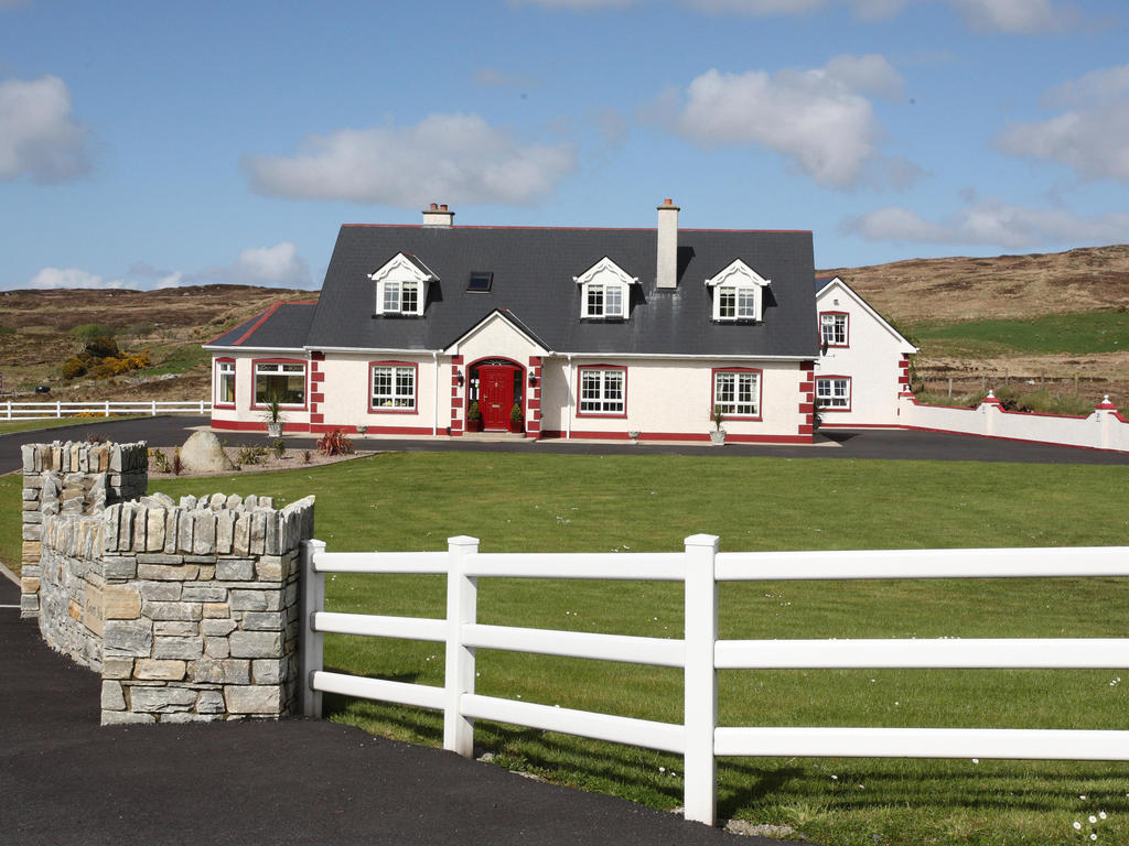 Gort Na Mona B & B