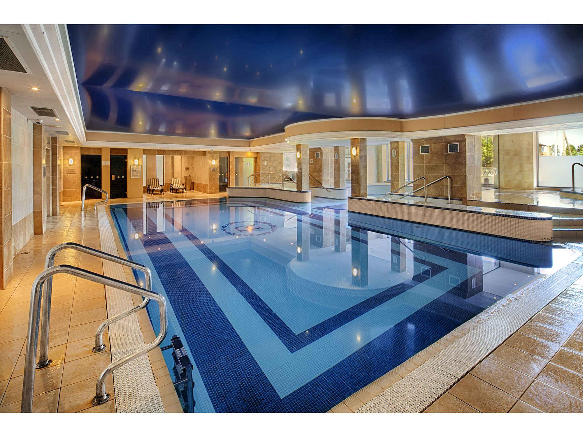 Royal Hotel and Merrill Leisure Club
