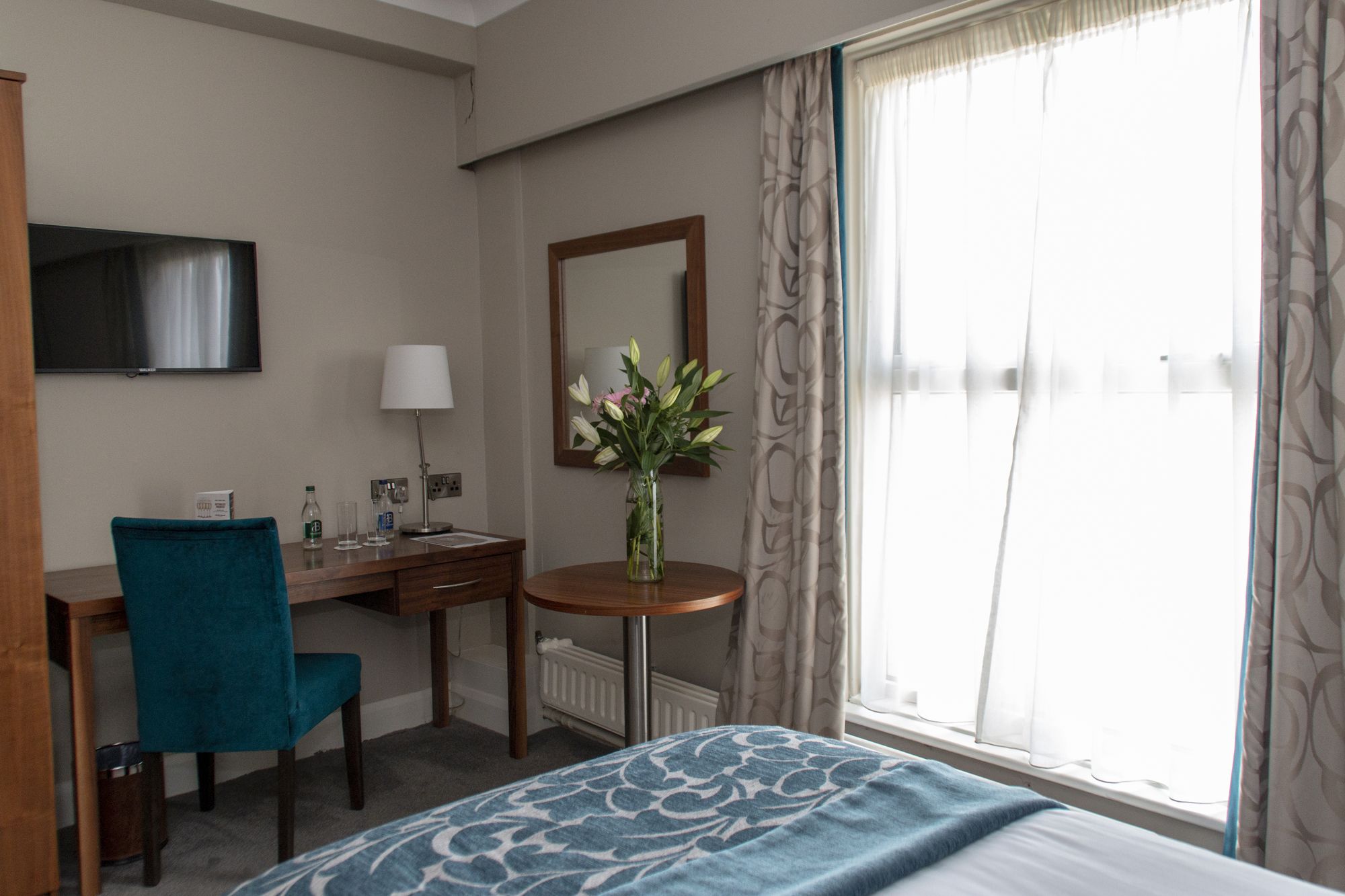 Royal Hotel and Merrill Leisure Club