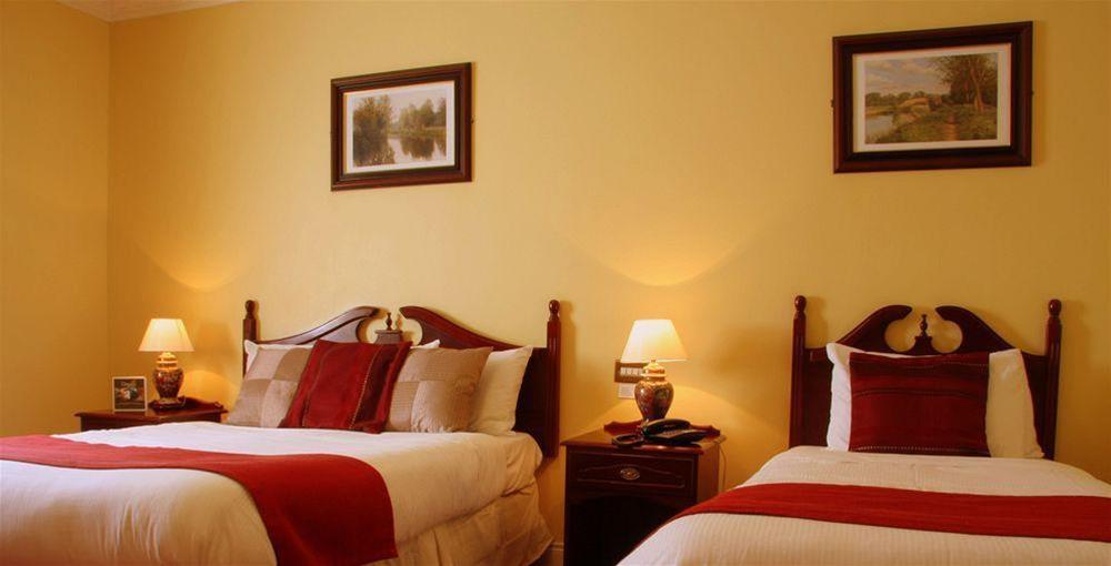 Woodford Dolmen Hotel