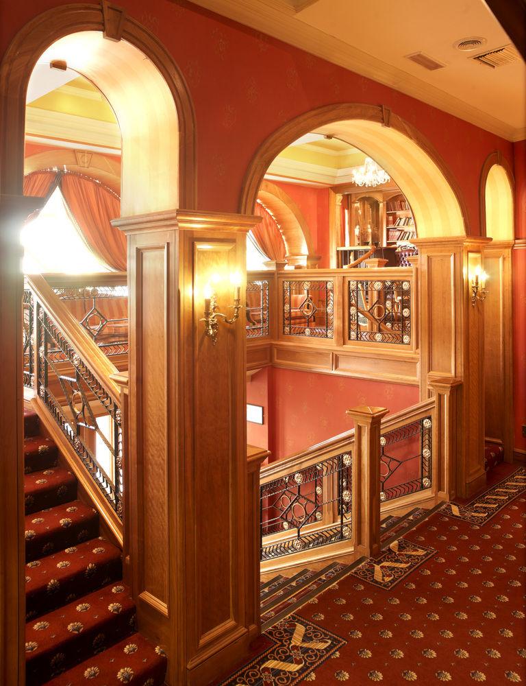 River Island Hotel
