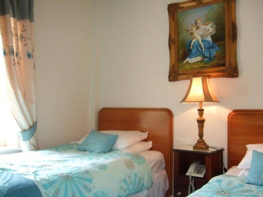 Fennessy's Hotel