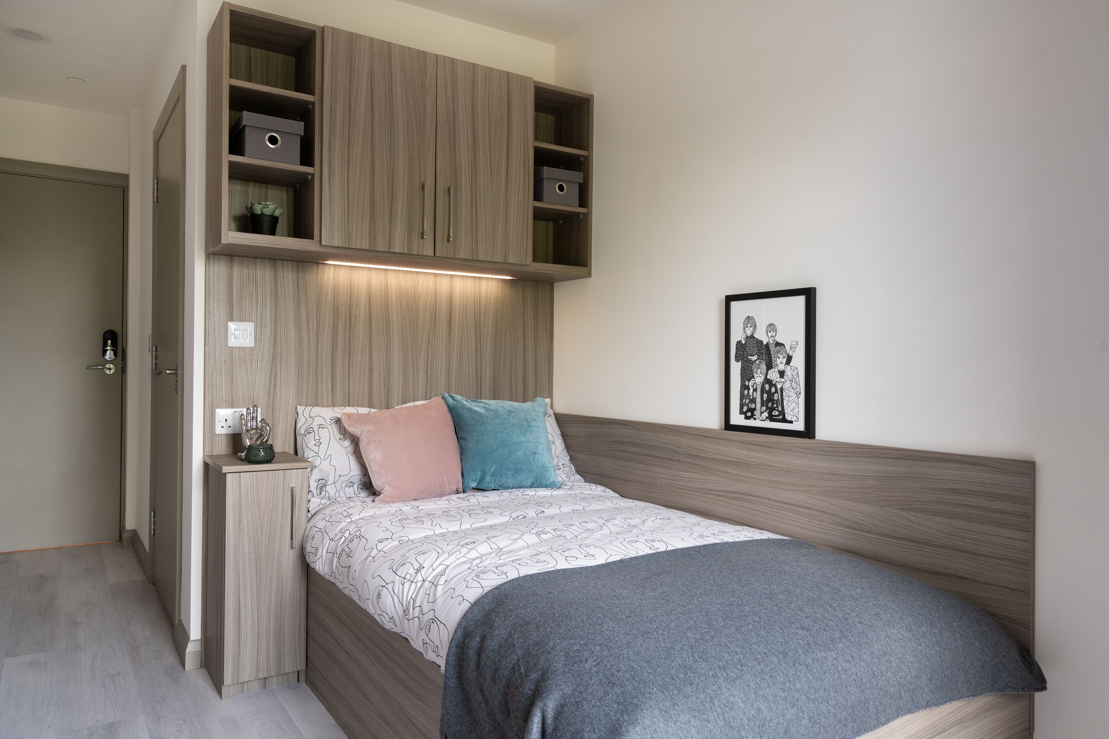 Yugo Explore Melbourn Point