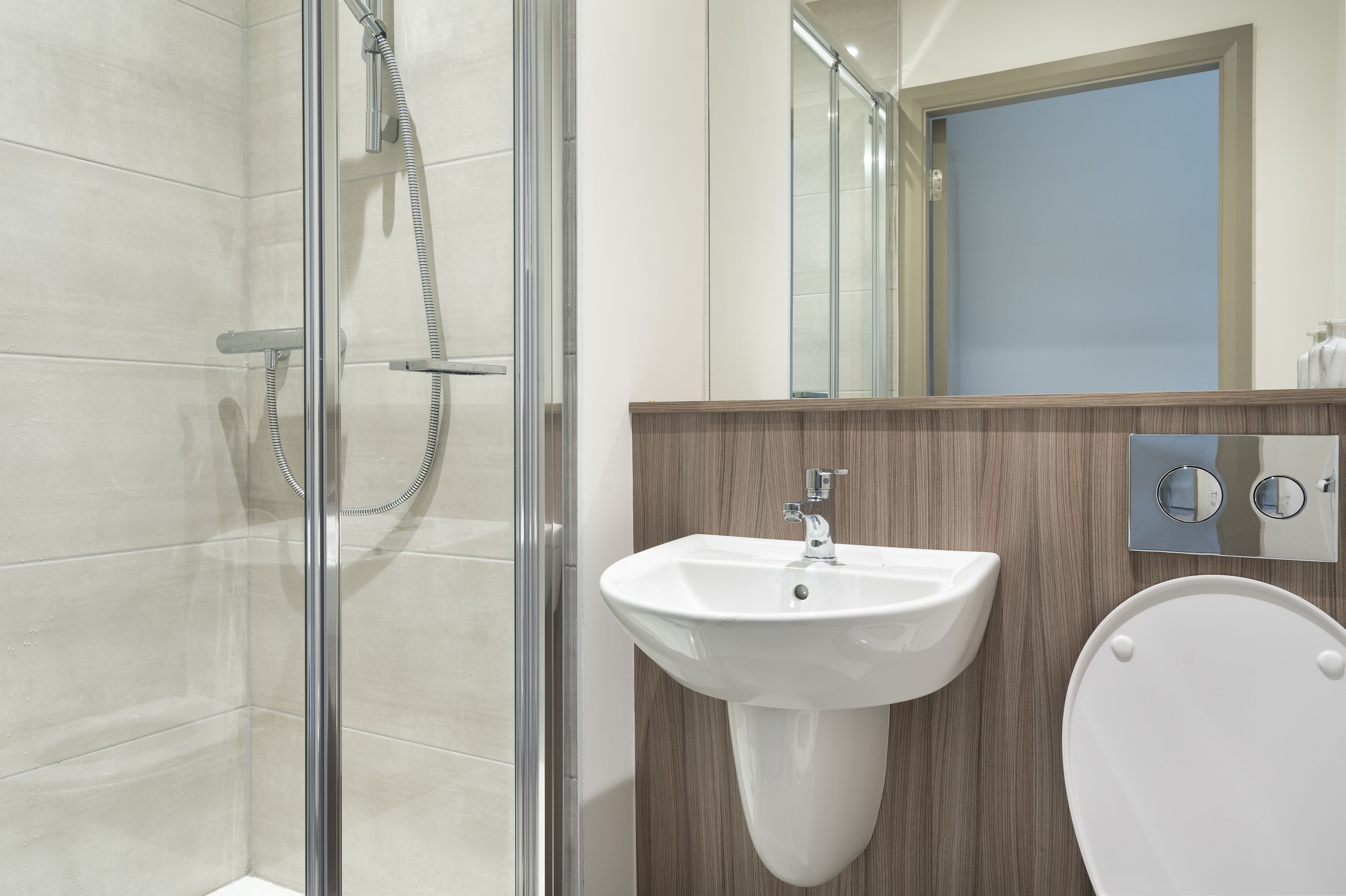 Yugo Explore Melbourn Point